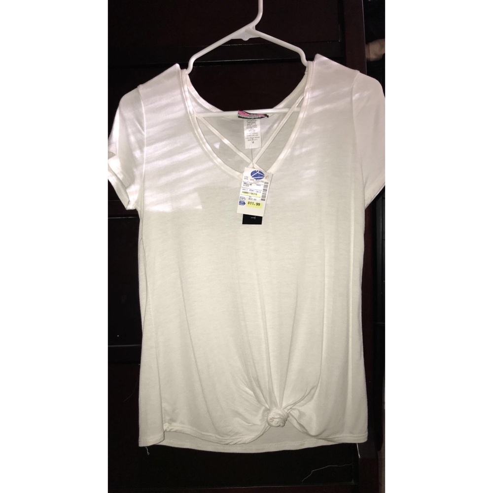Short sleeved knot front cris